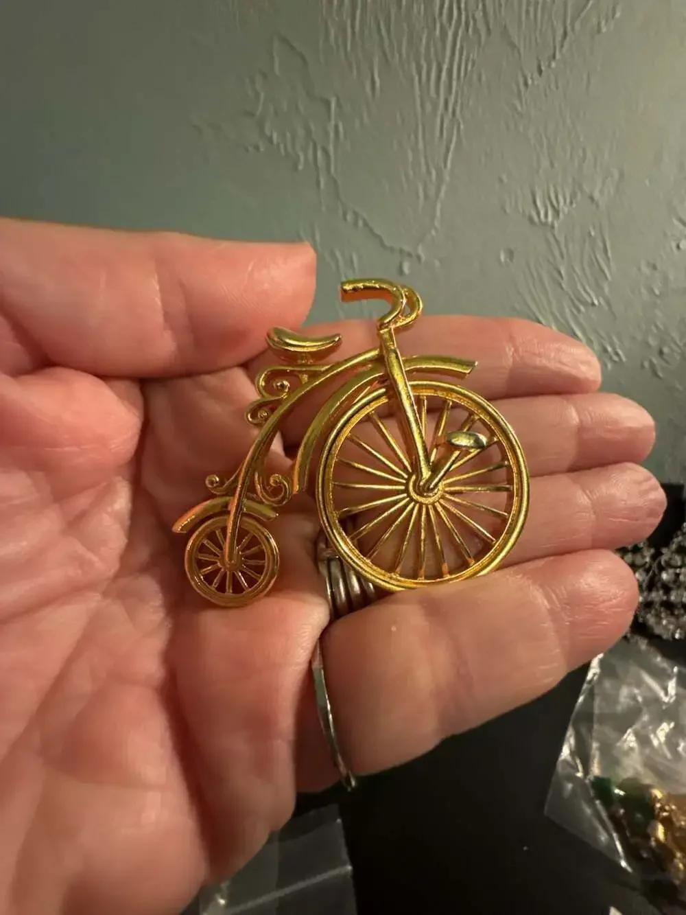 Avon Vintage Gold Tone Penny Bicycle Brooch Pin with Movable Front Wheel